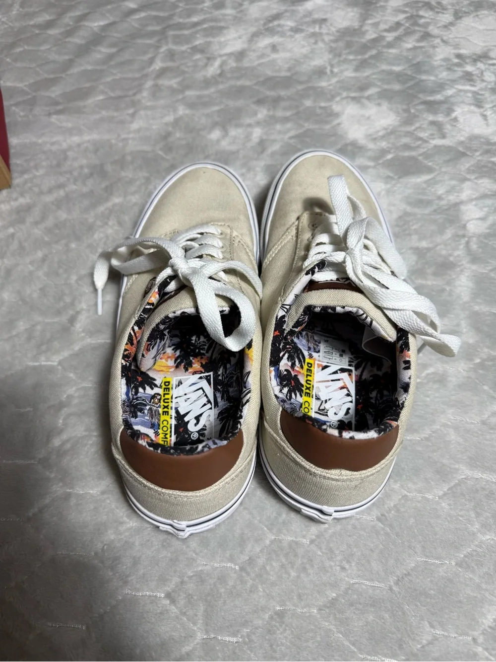 Vans Atwood Deluxe Aloha Canvas Sneakers Oatmeal White Men’s‎ 8 w/ Box